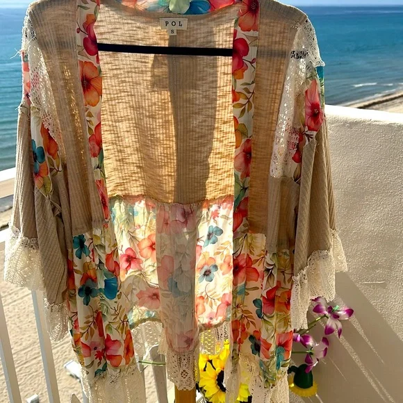 POL Floral Lace Kimono NWOT - Picture 5 of 7